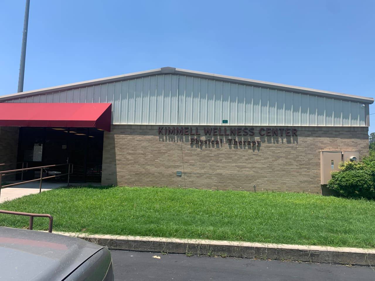 Exterior of the Comanche County Physical Therapy Services clinic building in De Leon, TX
